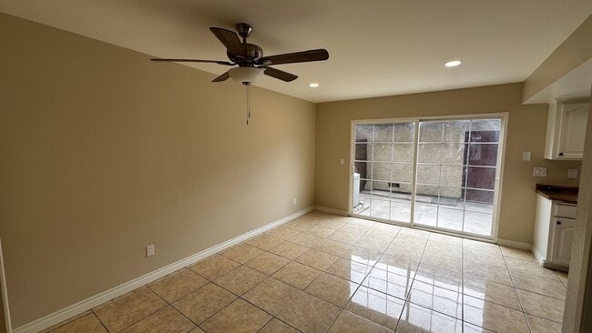 Building Photo - Modern Renovated 3-Bedroom Townhome in Gated Montclair Community | Pet-Friendly | 2-Car Garage | ...