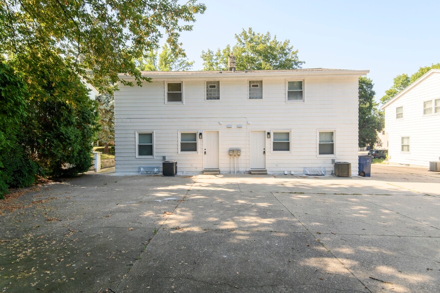 Building Photo - 3798 S Athens St
