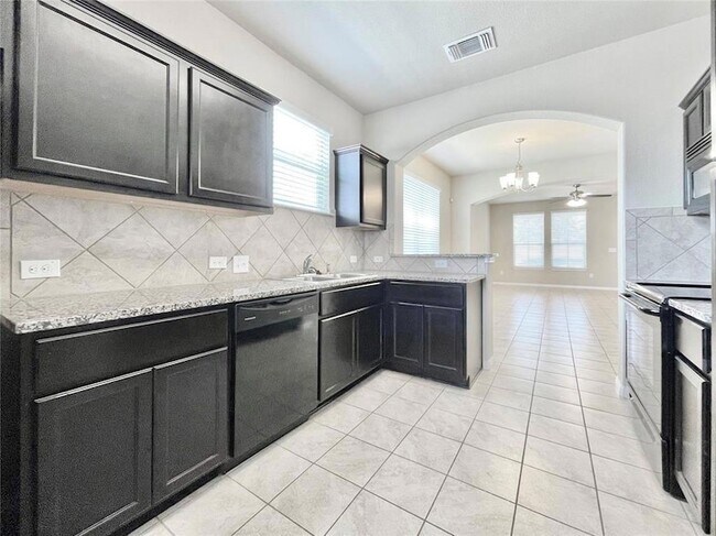 Building Photo - 417 Katmai Cir