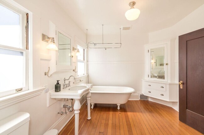 Building Photo - Spacious Home w/ Old World Charm, Steps to...