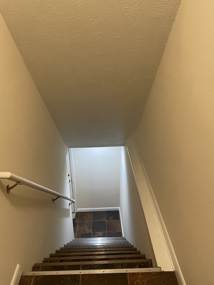 Stairs - 310 Galvin Rd N