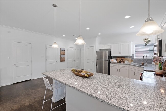 Building Photo - 12710 Englemann Dr