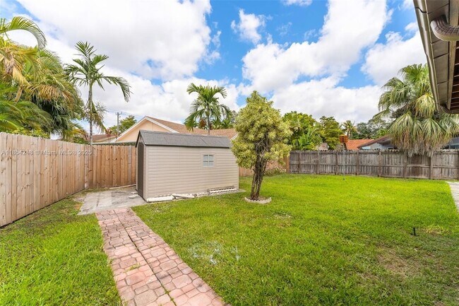 Building Photo - 9130 SW 101st Ave