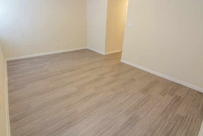 Building Photo - 961 River Sage Ct