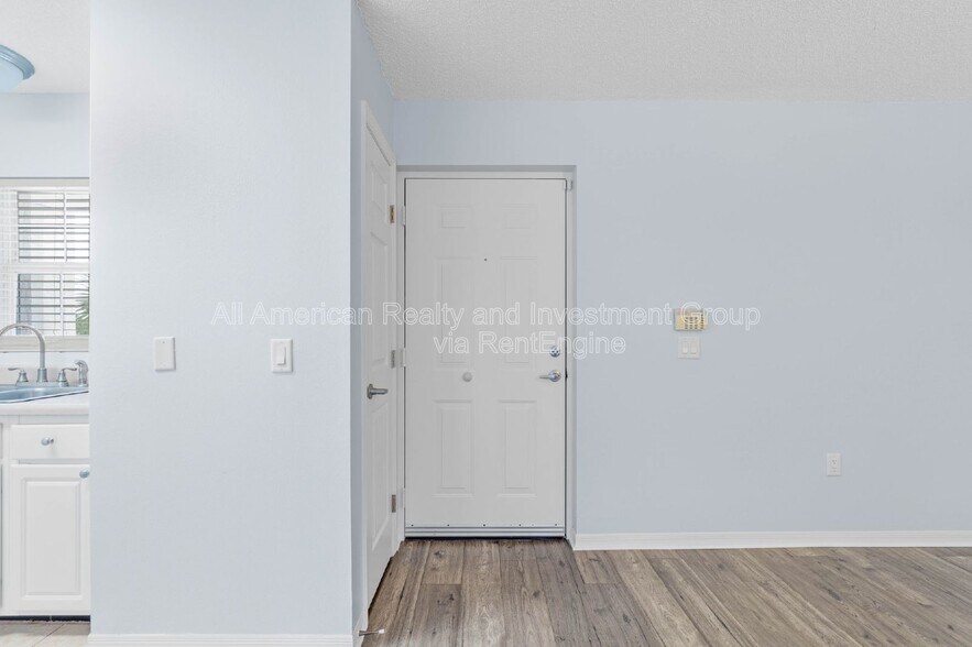 Building Photo - 4276 Calinda Ln