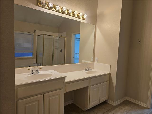 Building Photo - 100 Bryan St