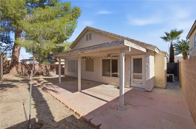 Building Photo - 5555 Airview Ct