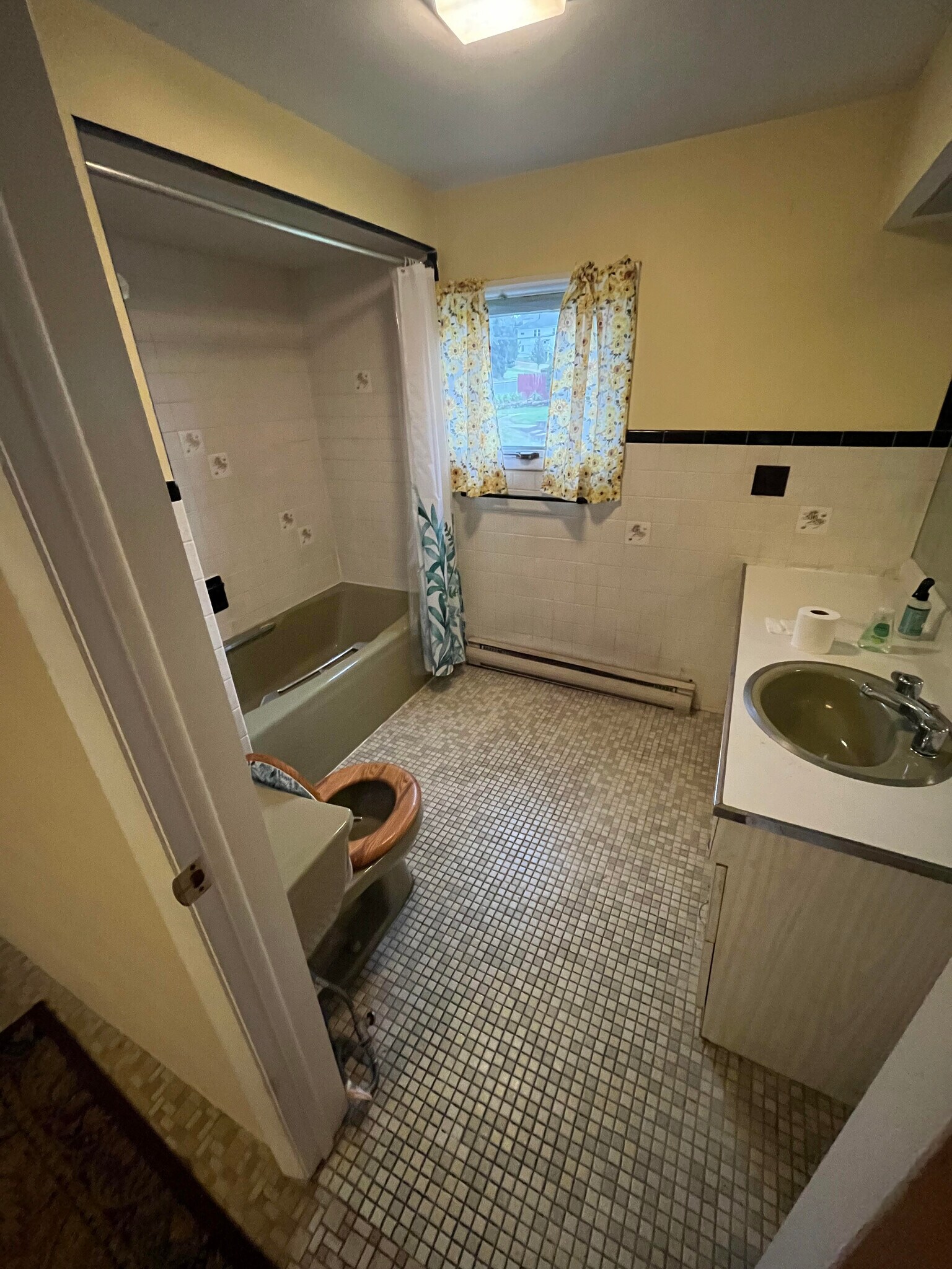 Building Photo - 15 Williams St