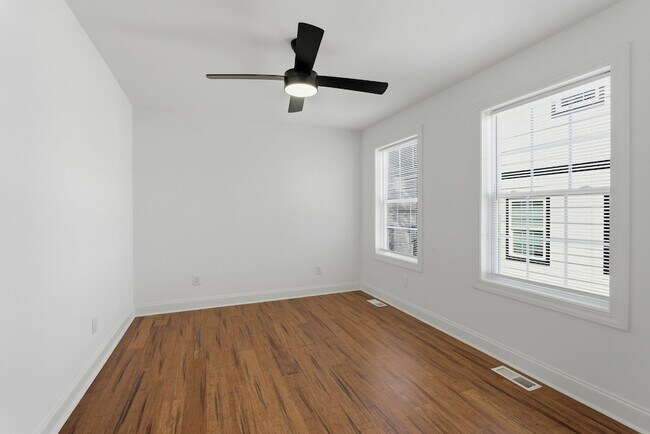 Building Photo - 203 Oceola Ave