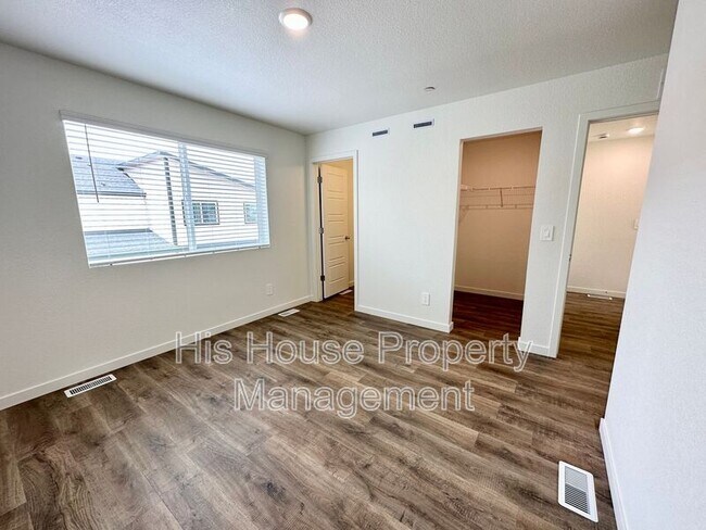 Building Photo - 3905 Canoe St