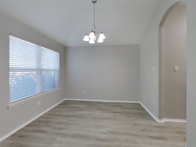 Building Photo - 15018 Mause Creek Dr