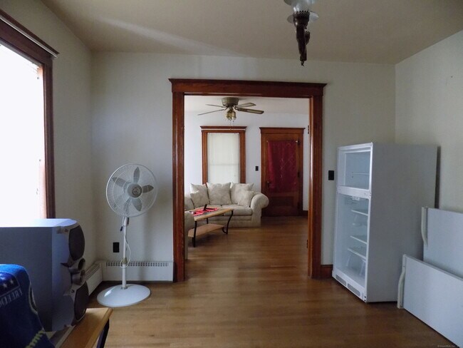Building Photo - 224 Brightwood Ave