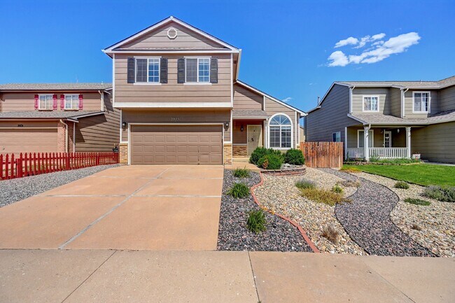 Building Photo - $2,225- 3bed/2bath Home in Fountain with B...