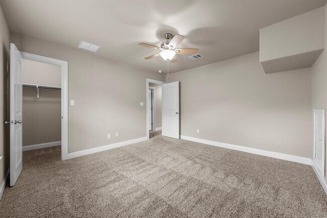 Building Photo - 4401 Trinity Woods St