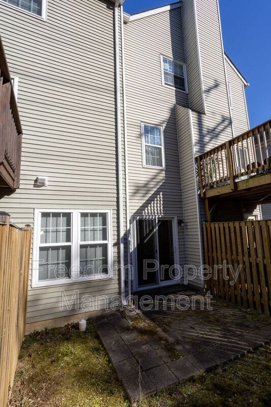 Building Photo - 16326 Taconic Cir