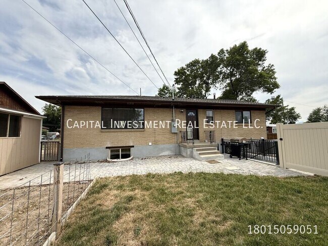 Building Photo - 1047 E 5235 S