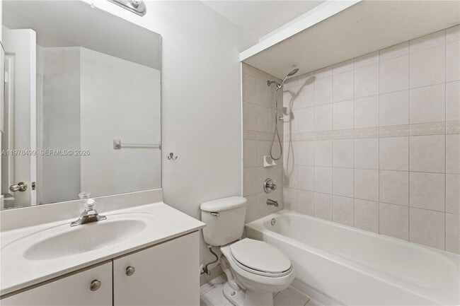 Building Photo - 15720 SW 92nd Ave