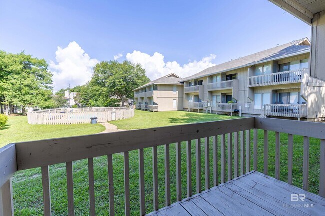 Building Photo - 1061 Sea Cliff Dr N