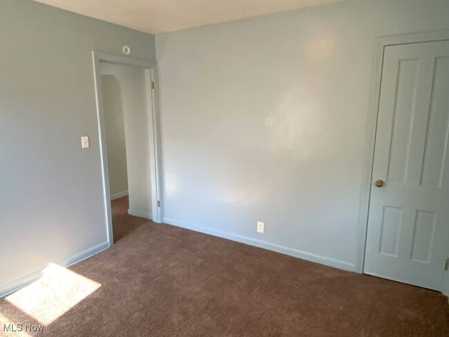 Building Photo - 21417 Gardenview Dr