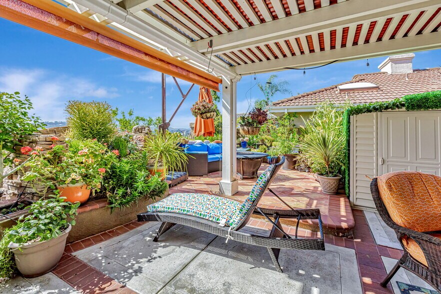 Building Photo - 27525 Paseo Toluca