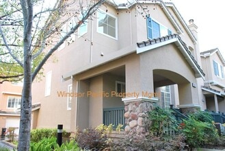 Building Photo - NEW PRICE ! Bright & Modern Townhouse in Beautiful Danville! Close to Blackhawk Plaza!