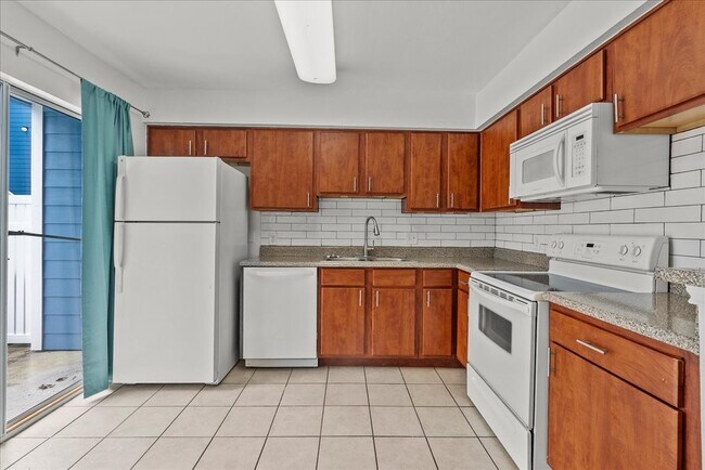 Building Photo - 3506 Cove View Blvd