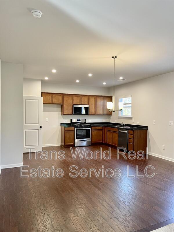 Building Photo - 5899 Wheeler Ridge Rd