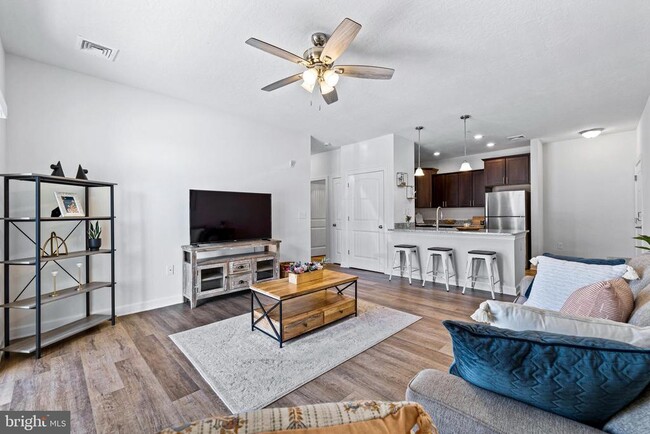 Building Photo - 1020 Admiral Ln