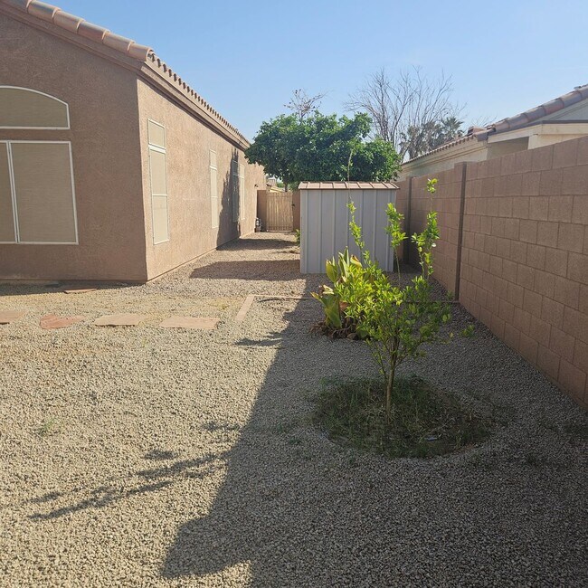 Building Photo - Very Spacious House- Near Cardinal Stadium