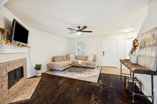 Building Photo - 8807 Sage Pl Dr