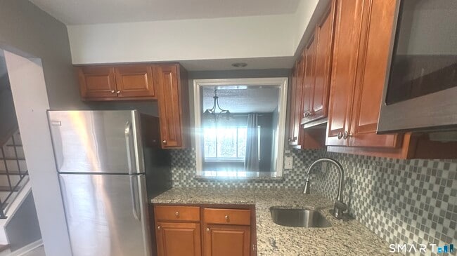 Building Photo - 256 Monticello Dr