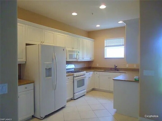 Building Photo - Elegant 3-Bedroom Townhome In Verandah