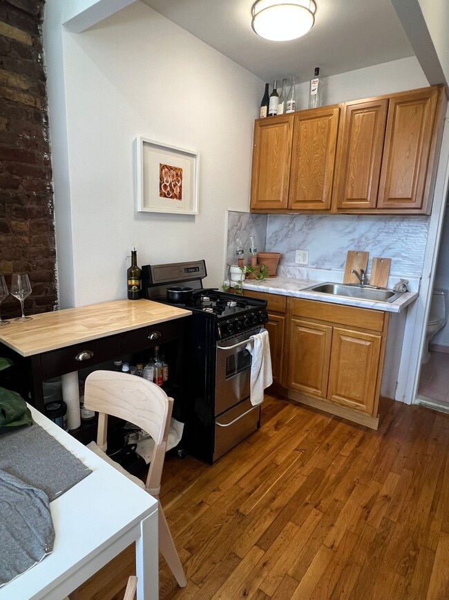 Interior Photo - 203 Chrystie Street