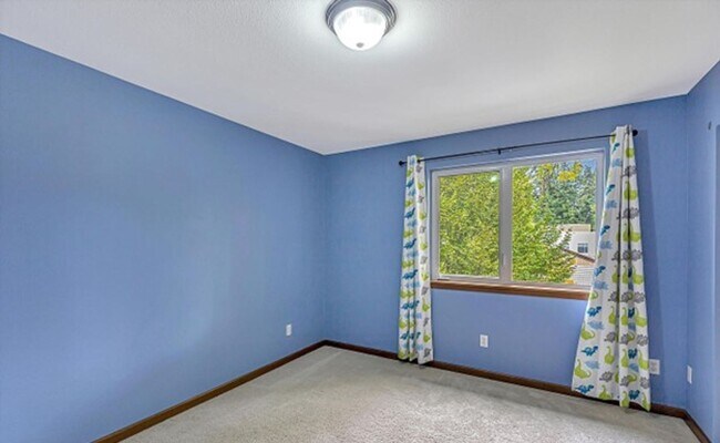 Building Photo - Gorgeous Home in Kirkland!