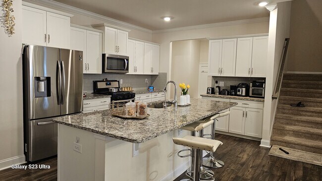 Building Photo - 1657 Pendula Ln