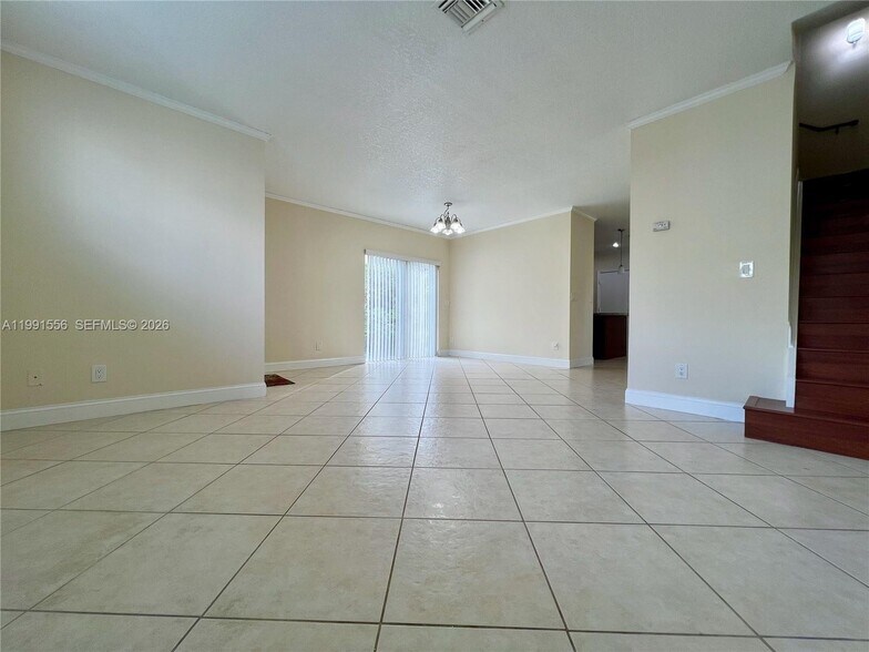 Building Photo - 10560 NW 57th Ct