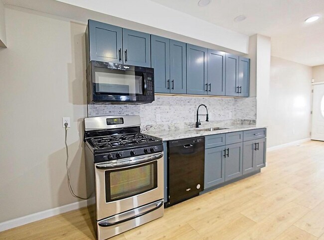 Building Photo - 1961 N Croskey St