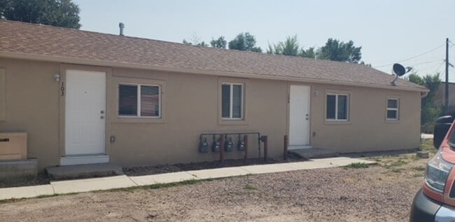 Building Photo - 2413 E St Vrain St