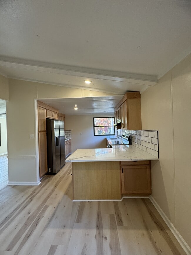 Building Photo - 2717 Hayes Dr