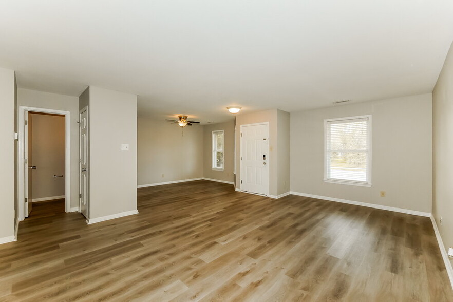 Building Photo - 10121 Cumberland Pointe Blvd