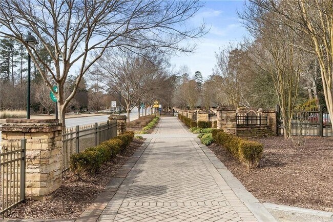 Building Photo - 6550 Bridgewood Valley Rd NW