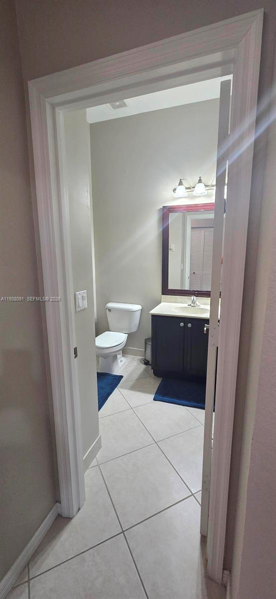 Building Photo - 5818 Hampton Hills Blvd