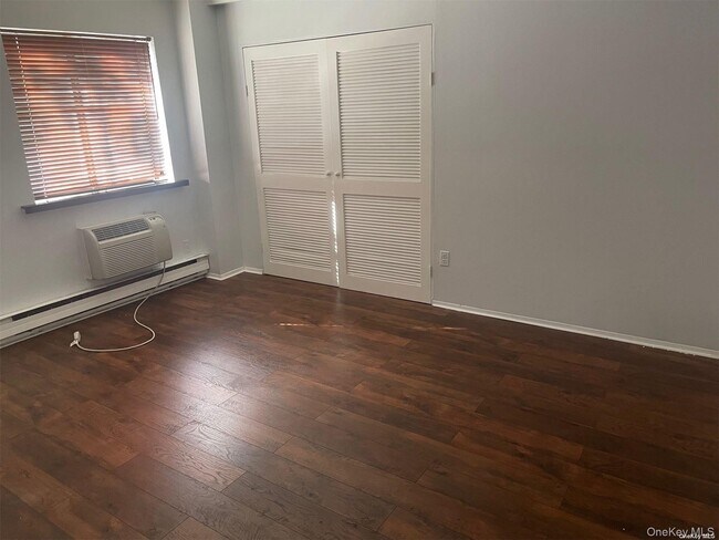 Building Photo - 530 Hudson Ave