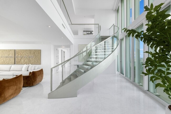 Building Photo - 1643 Brickell Ave