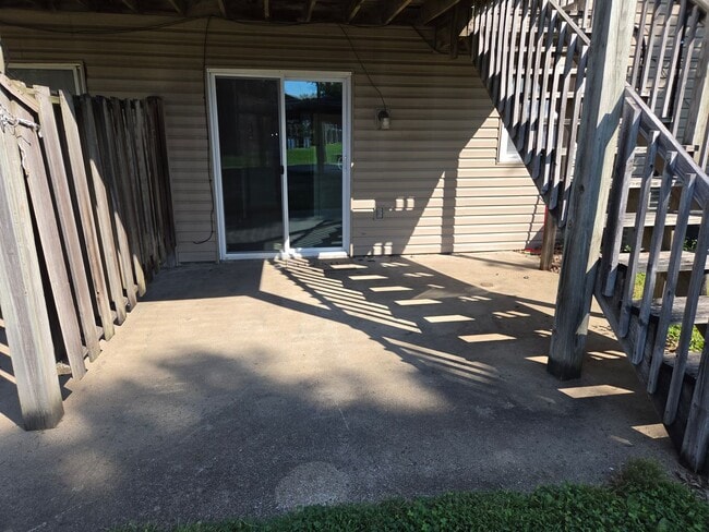 Building Photo - 306 W Southampton Dr