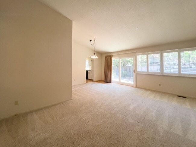 Building Photo - Beautiful Single Level Three Bedroom North...