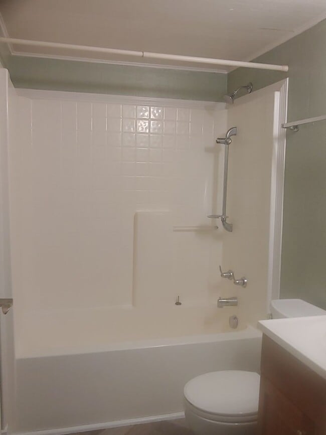 Building Photo - Must See!!! Lake view! 2 Bedroom Rental!