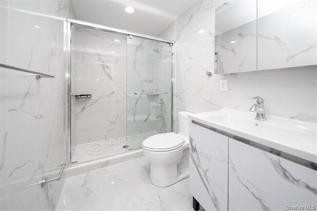 Building Photo - 39-55-3957 57th St