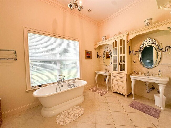 Building Photo - 6425 NW 202nd Pl