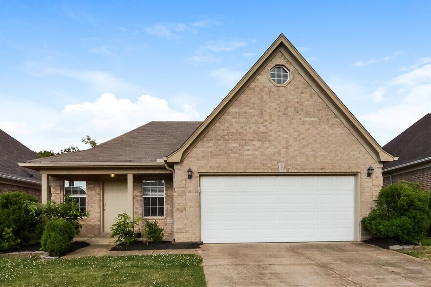 Primary Photo - 7086 Crape Myrtle Dr